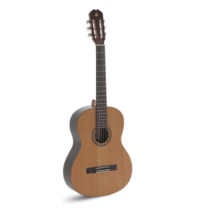 GUITARRA CLÁSICA ADMIRA IRENE ELECTRIFICADA FISHMAN SERIE CONSERVATORIO