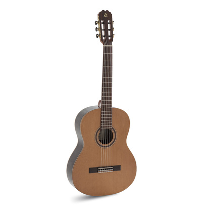 GUITARRA CLÁSICA ADMIRA VIRTUOSO ELECTRIFICADA FISHMAN SERIE CONSERVATORIO