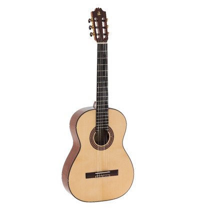 GUITARRA CLÁSICA ADMIRA A45 ELECTRIFICADA FISHMAN SERIE ARTESANÍA SATINADA