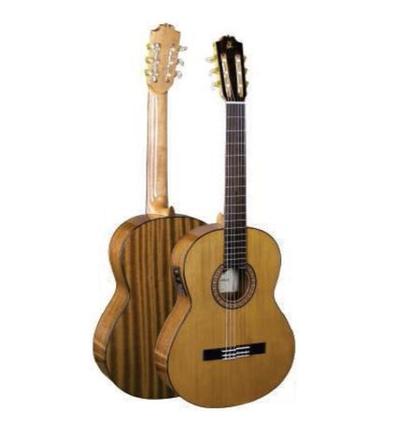 GUITARRA CLÁSICA ADMIRA A2 ELECTRIFICADA CON FISHMAN SERIE ARTESANÍA